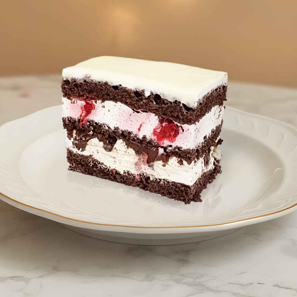 Tort Mascarpone, zmeură și crunchy